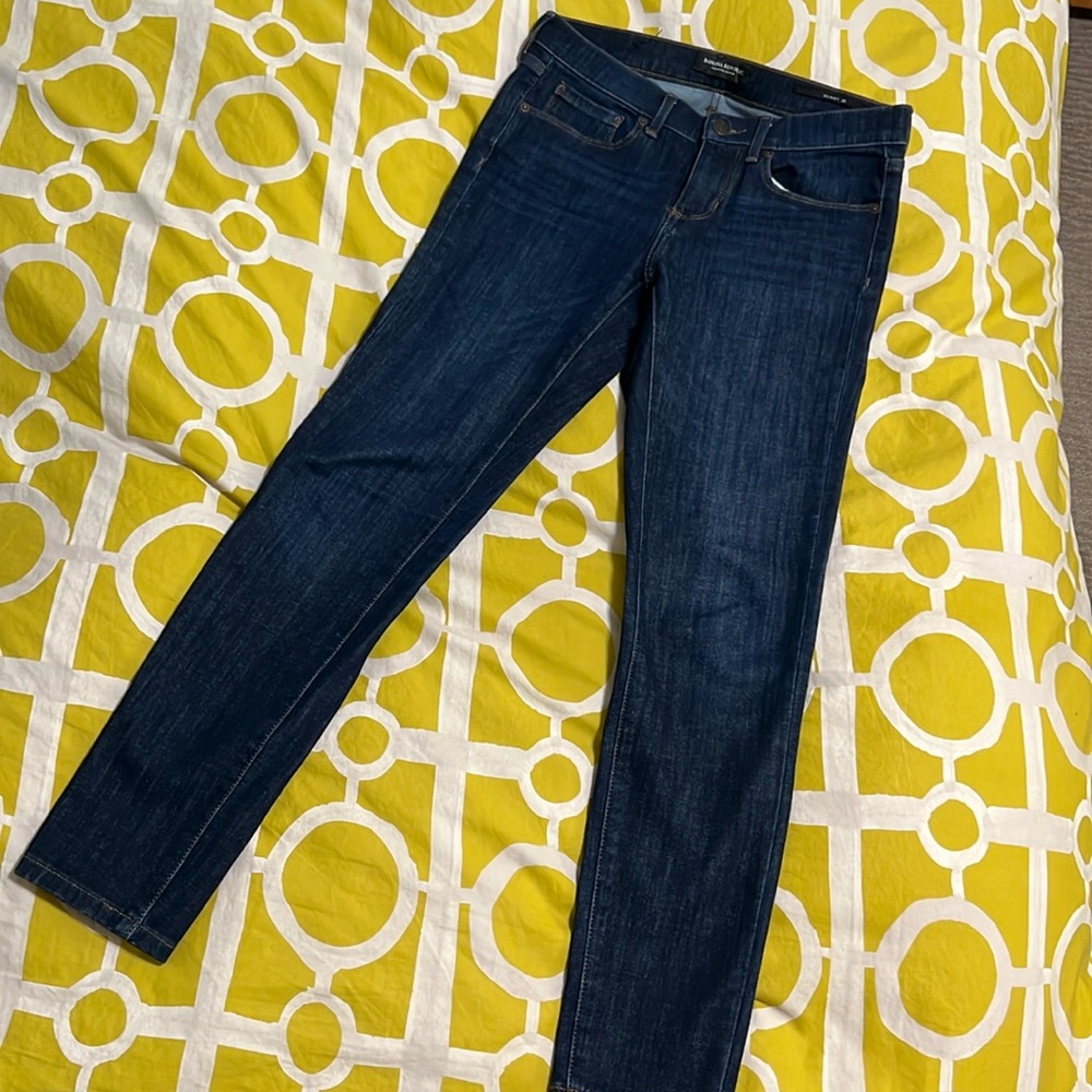 Skinny size 25 dark wash EUC